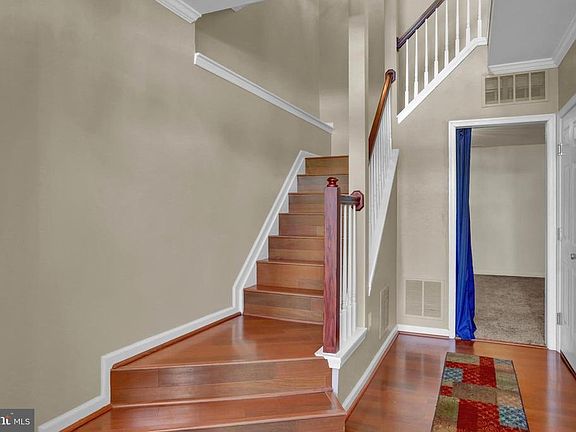 3rd image of 16027 Sherwin Ct