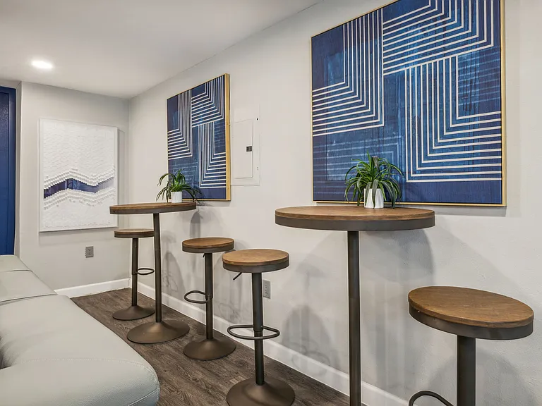 The Ashley at Bluffview Apartments — Photo 41