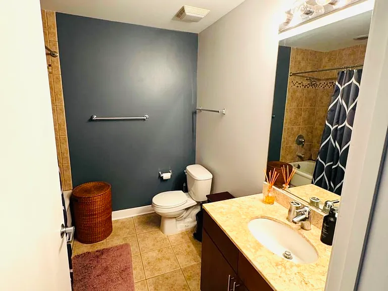 320 E 21st St #416 — Photo 3