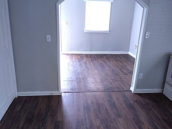 3rd image of 2311 E Werges Ave