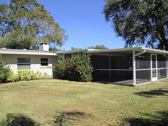 5th image of 1722 Stanford Ln