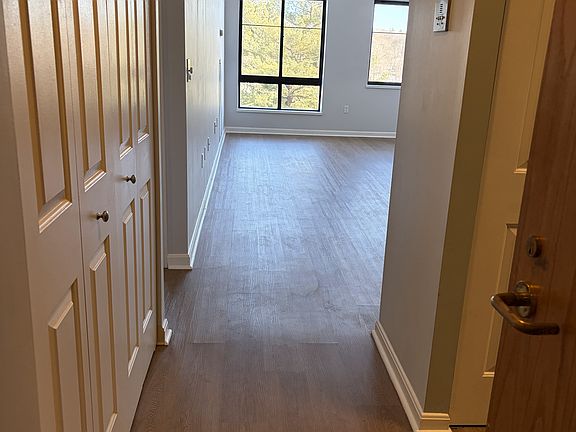 3rd image of 100 Ledgewood Dr APT 216