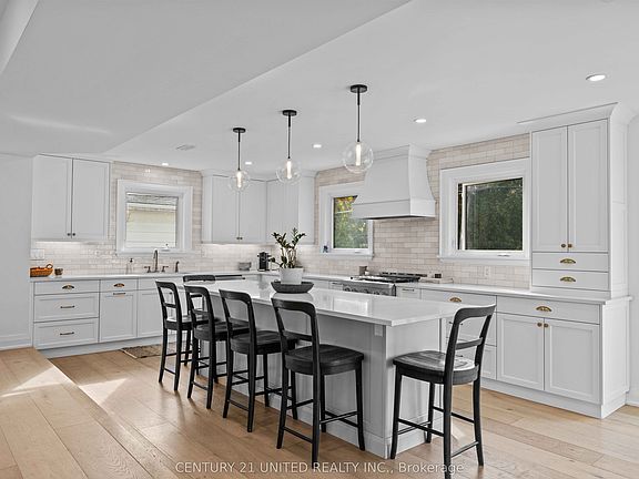 2nd image of 753 Chesterfield Ave