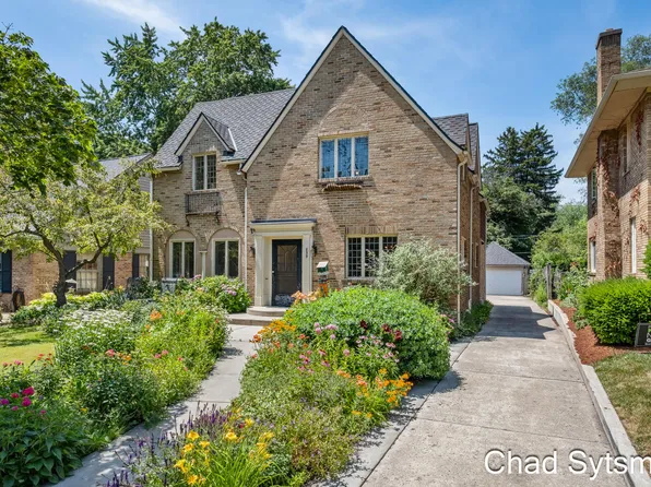 839 Cadillac Dr SE, Grand Rapids, MI 49506