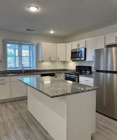 4001 Preston Hwy #6 — Photo 5