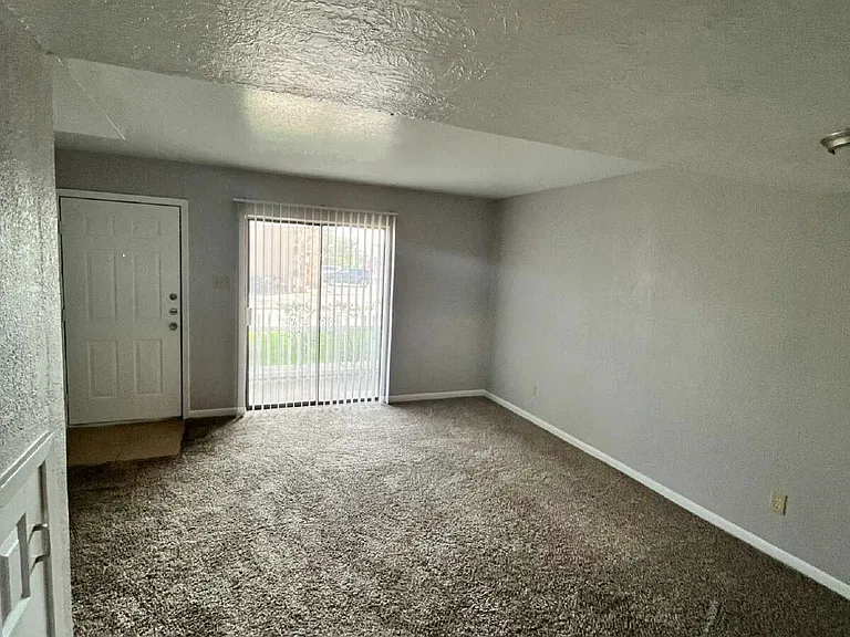 200 Lincoln Ave #B — Photo 3