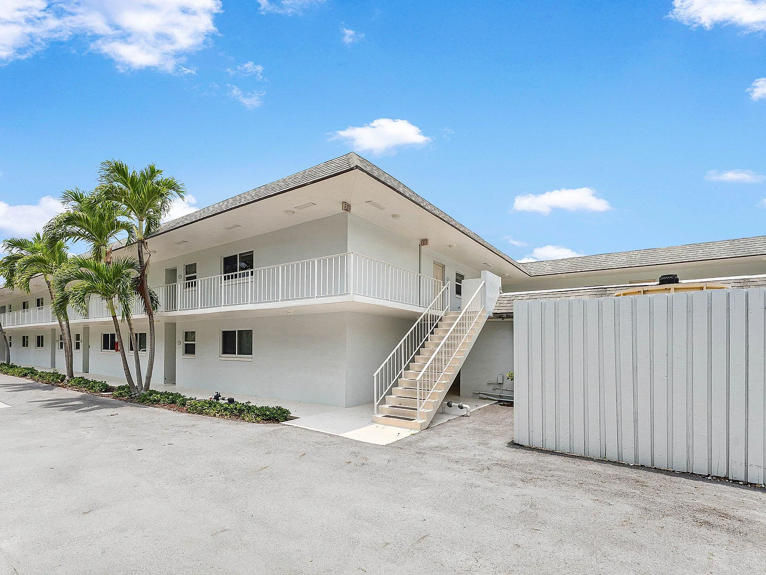 1 bed, 1.0 bath, 836 sqft, $2,900 — Photo 2