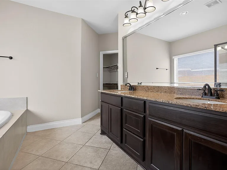 6535 Arroyo Springs Ln — Photo 46