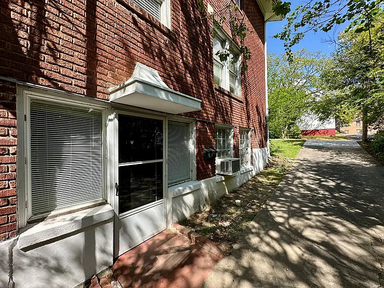 4507 Woodlawn — Photo 19