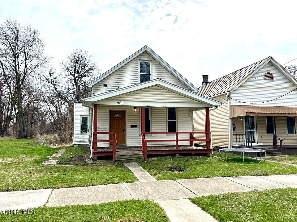 1st image of 965 Curtis St