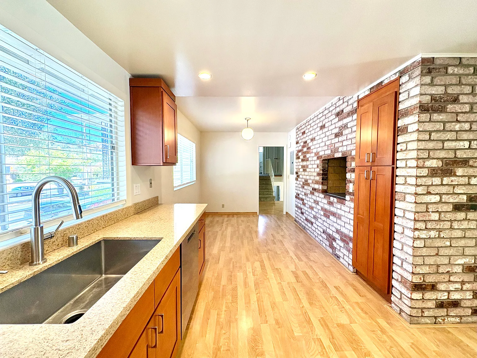 4 bed, 2174 sqft, $5,700 — Photo 2