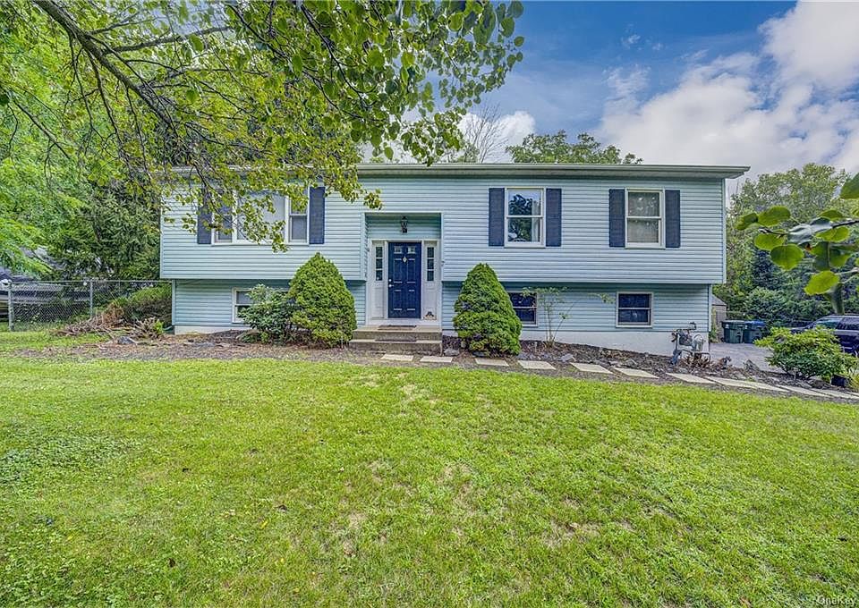 1st image of 7 Vermont Dr