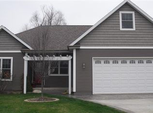 5360 E Creekside Trl, Syracuse, IN 46567