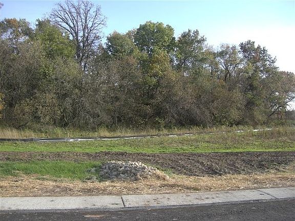 3rd image of L60 Forest Park Dr