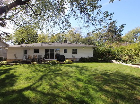 3rd image of 523 Sussex Ct