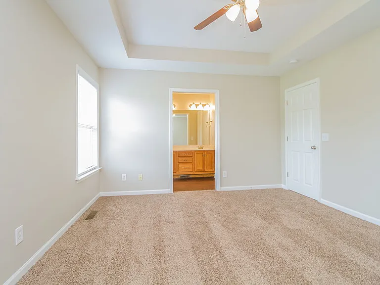 2619 Danbury Cir — Photo 12