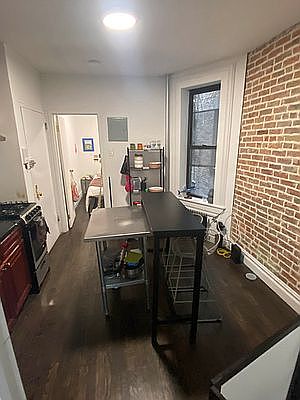 2nd image of 273 E 10th St APT 5