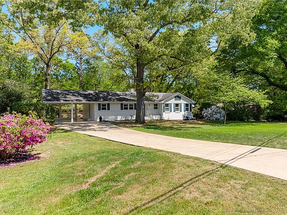 4th image of 209 Manley Dr