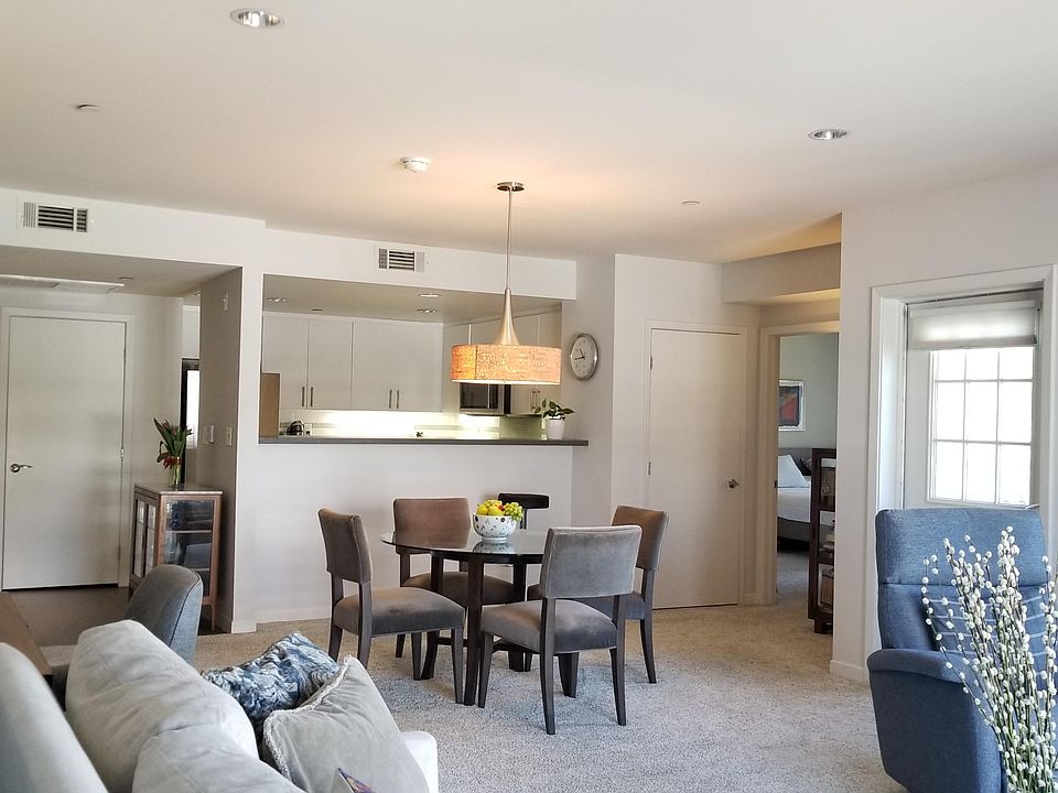 1st image of 159 W Green St Unit 407