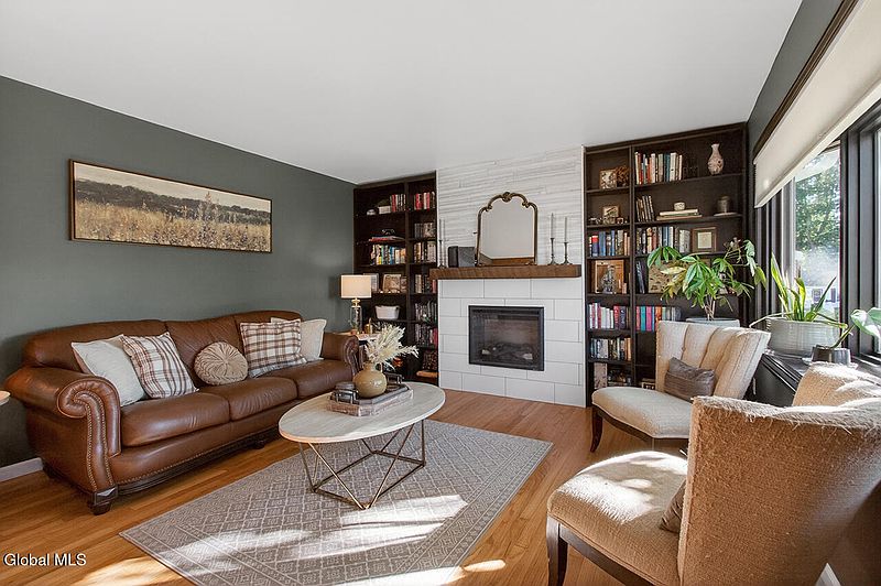 5th image of 28 Smith Avenue