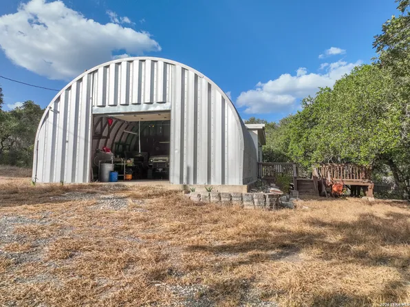 315 PRIVATE ROAD 235, Hondo, TX 78861