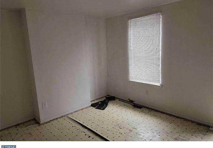 2nd image of 2336 Moore St