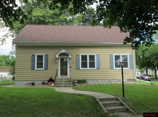 823 3rd St S, Saint James, MN 56081