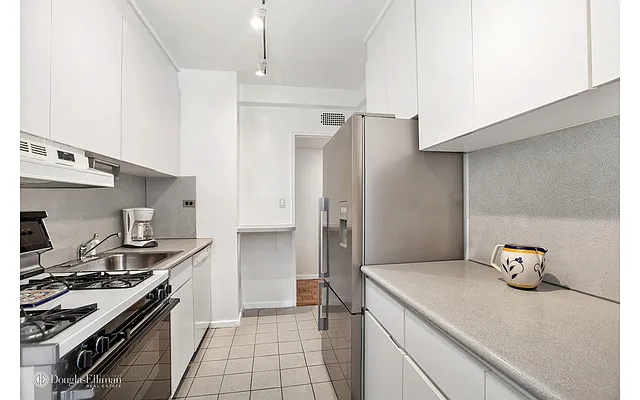 Sold by Douglas Elliman | media 28