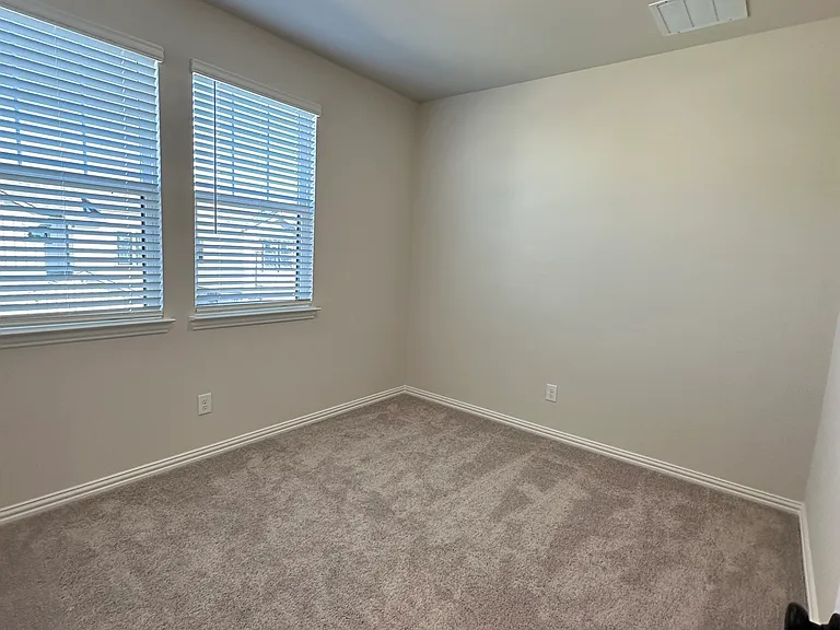 1129 Concan Dr — Photo 11