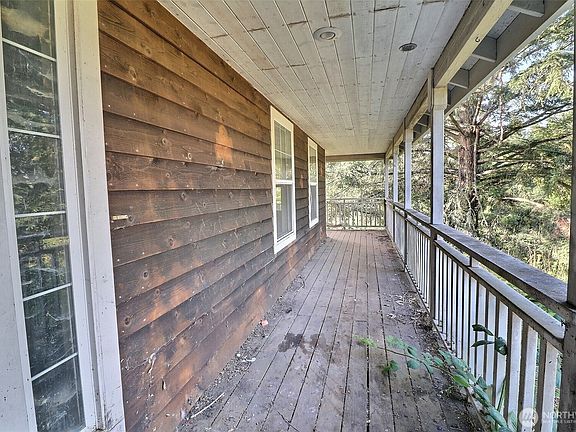 2nd image of 21904 Vashon Highway SW