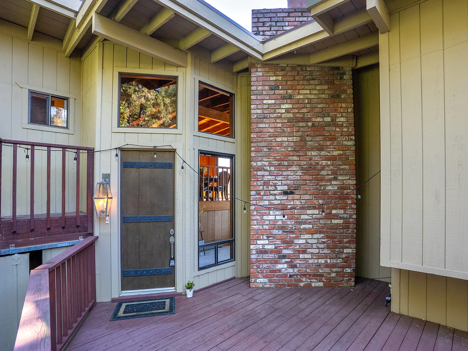 4 bed, 2.5 bath, 2054 sqft, $4,900 — Photo 2