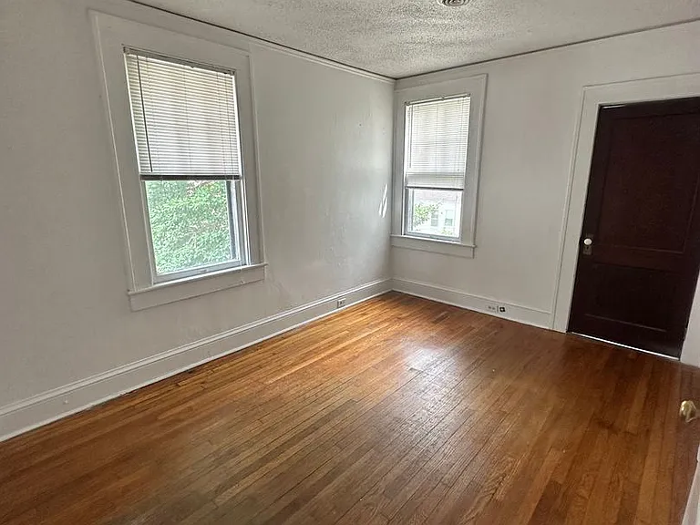 527 Maryland Ave — Photo 13