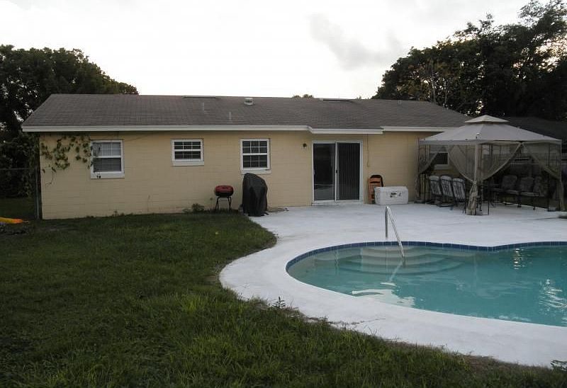 2nd image of 546 Notre Dame Dr