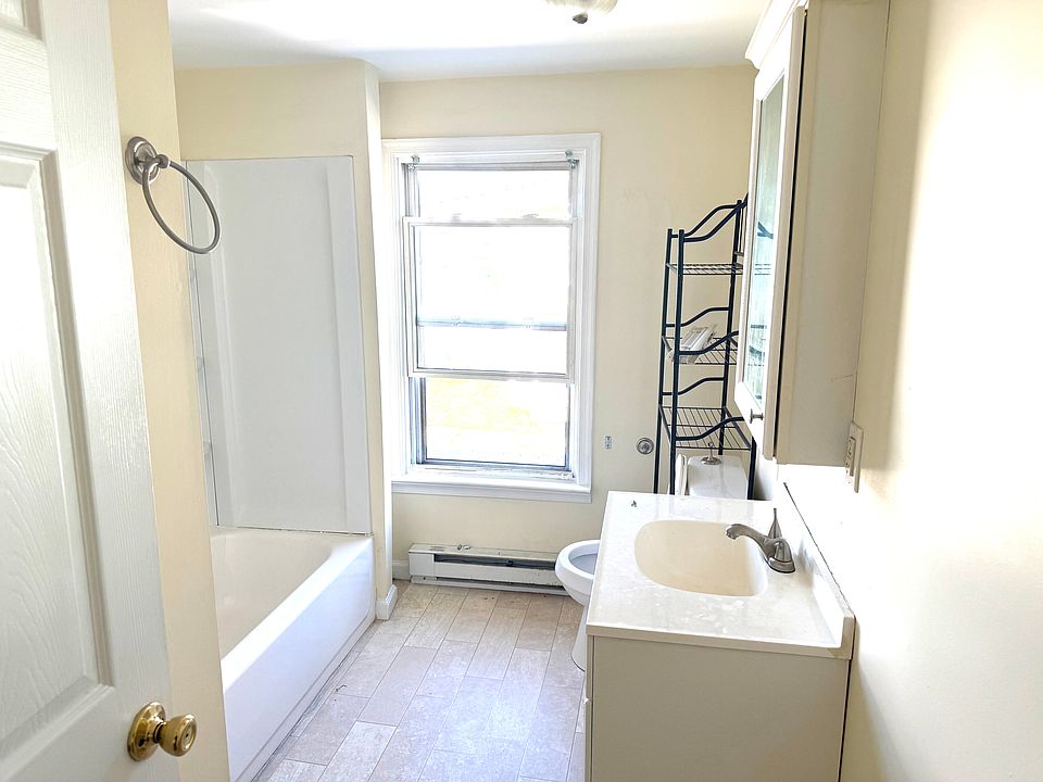 2nd image of 416 Cemetary Ave #1