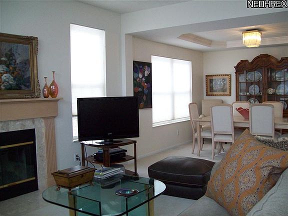 5th image of 70 W Stonebrooke Dr #9