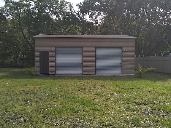 3rd image of 27608 Lois Dr