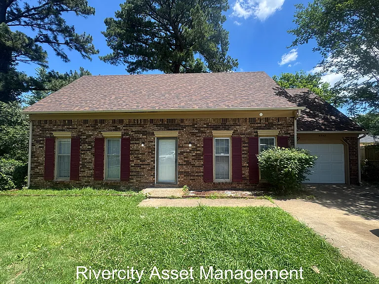 4942 Foxhall Dr — Photo 1