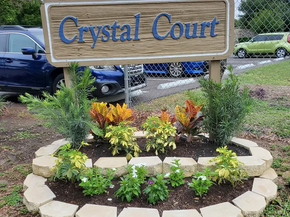 Crystal Court Apartments