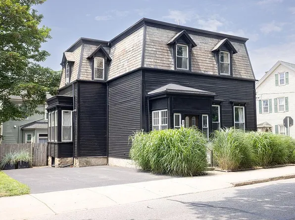 519 Spring St, Newport, RI 02840