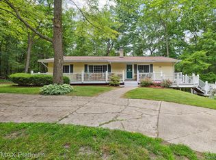 10071 Denton Hill Rd, Fenton, MI 48430