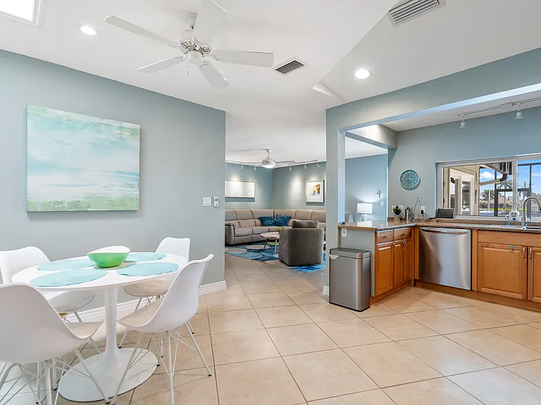 2316 S Shore Dr SE — Photo 12