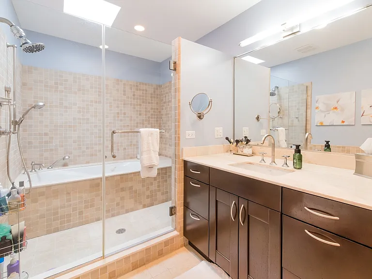 2200 N Leavitt St #3 — Photo 20