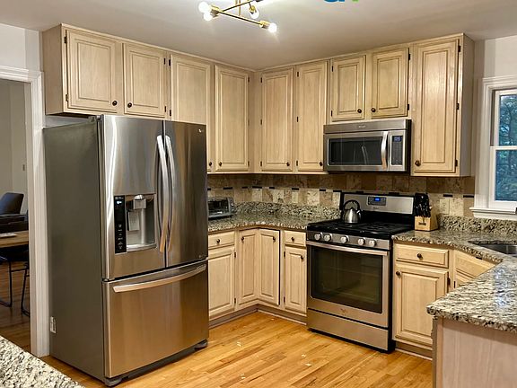 4th image of 112 Brighton Ct