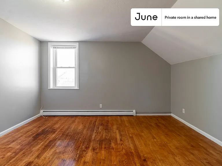 14 Bacon St #C — Photo 2