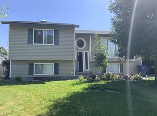 5706 N Canal St, Newman Lake, WA 99025