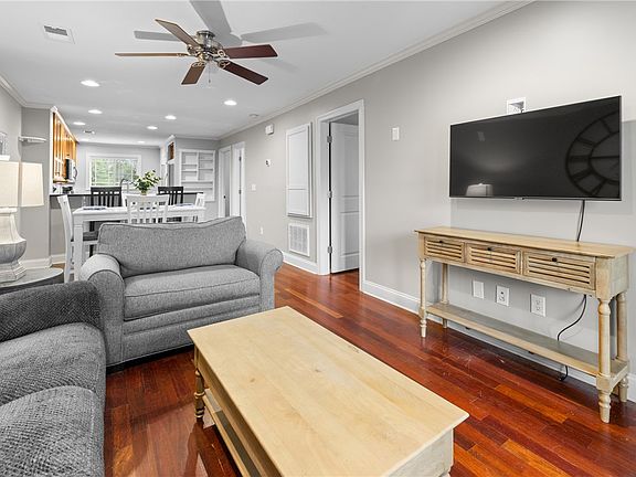 5th image of 201 Sloan St Unit 106