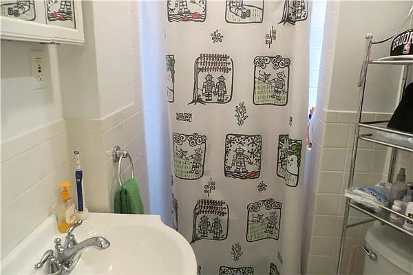 Rented by Maz Group NY | media 21