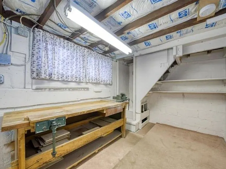 Extra storage room area