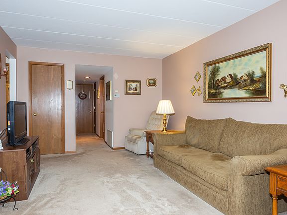 2nd image of 8201 Cobblestone Dr Unit 2D
