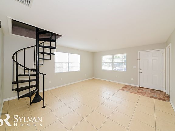 002-photo-living-room-11107338_06072022